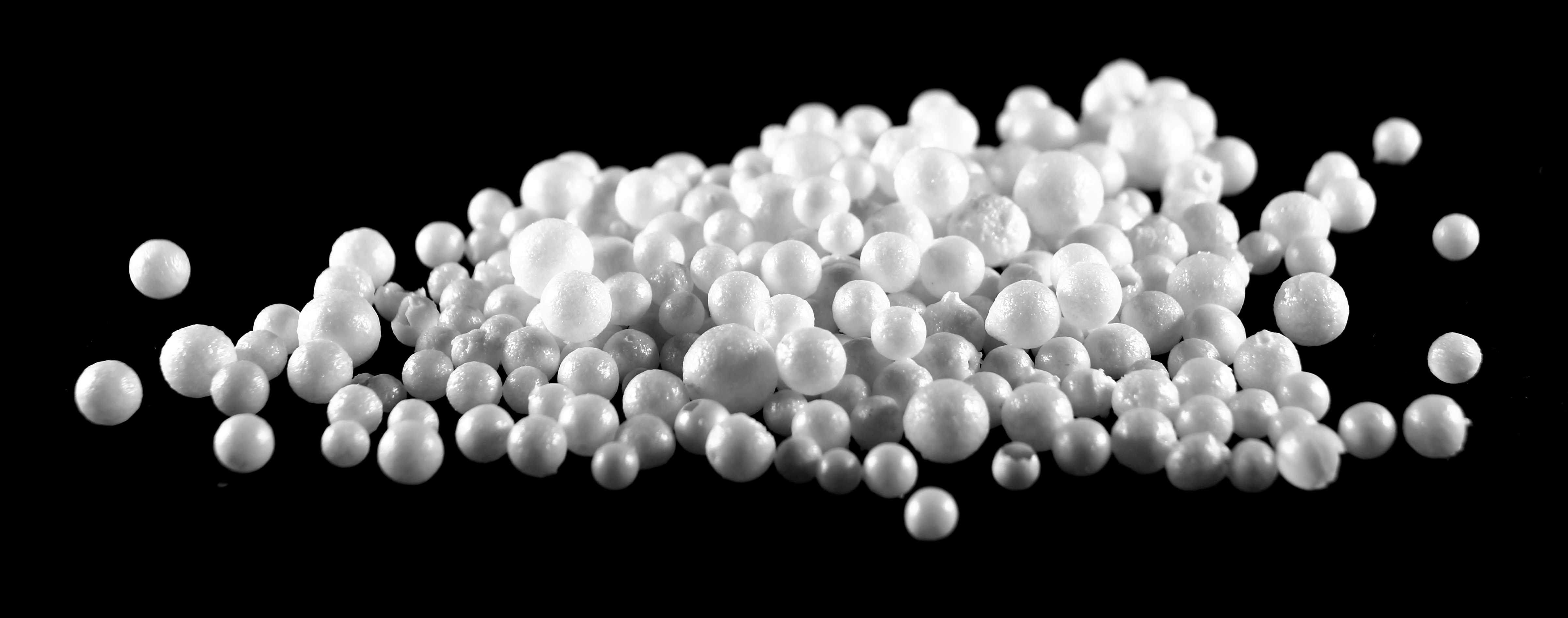 Alumina (Aluminium Oxide) Spheres 3 to 6 mm  50 g